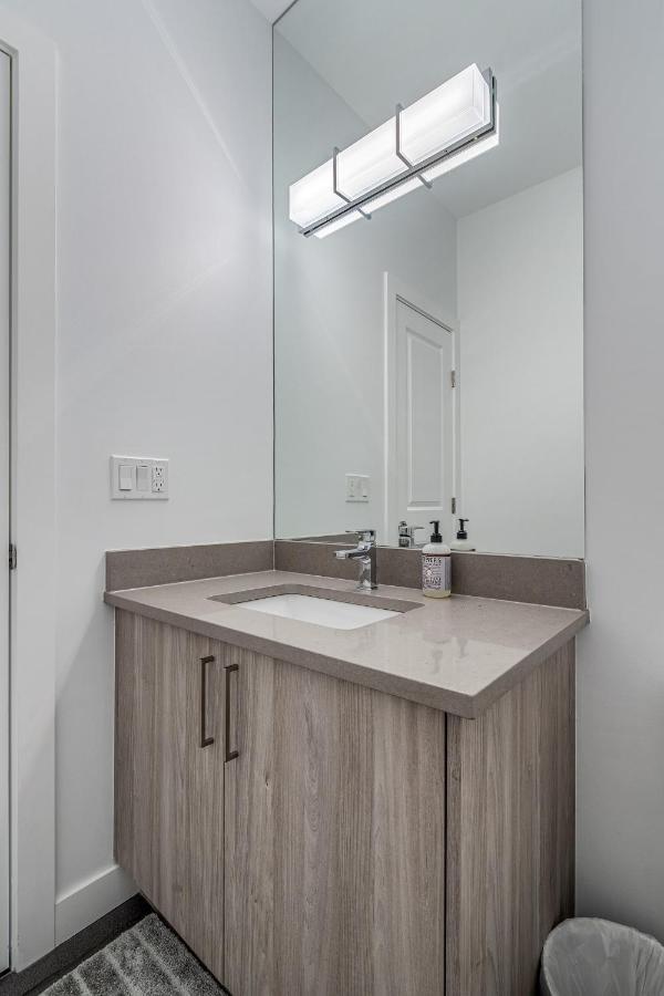 Contemporary Luxury 4 Bedroom House Near Downtown Κάλγκαρι Εξωτερικό φωτογραφία