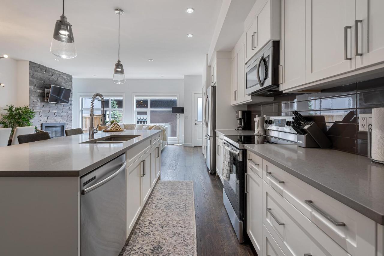 Contemporary Luxury 4 Bedroom House Near Downtown Κάλγκαρι Εξωτερικό φωτογραφία